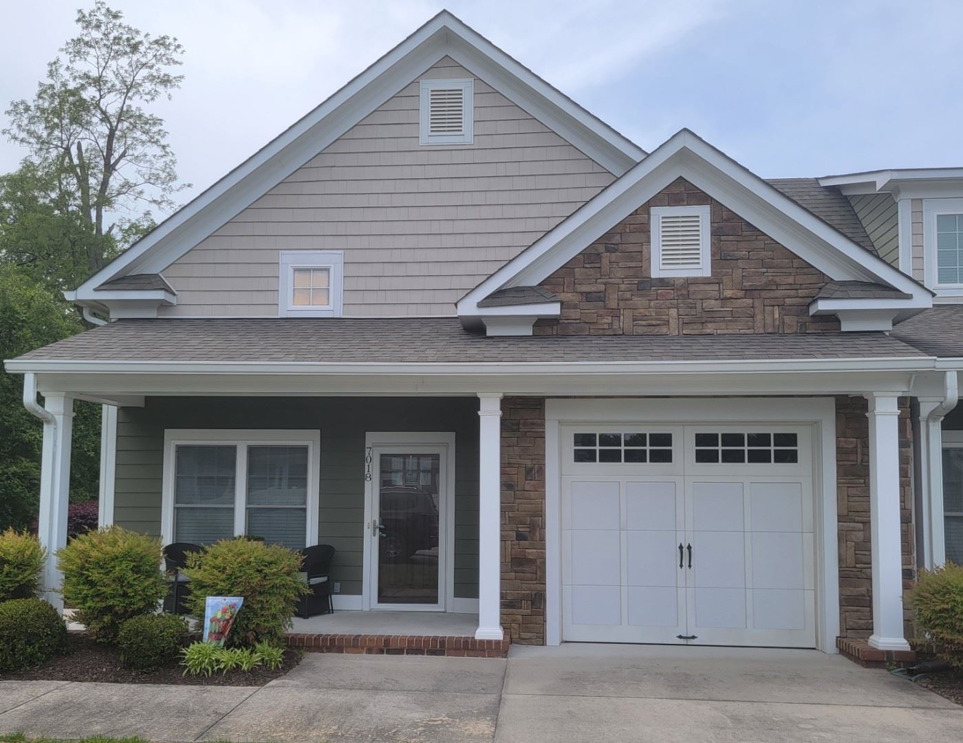 HAYES CONDO ONLINE AUCTION in Hayes, VA starts on 5/1/2023