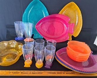 Plastic fish plates, cups