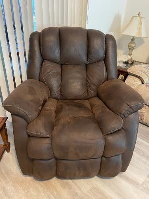 RECLINER