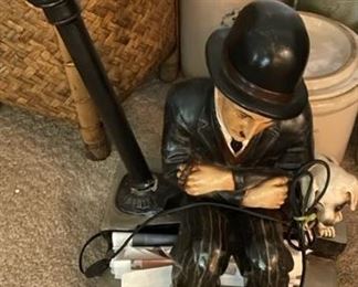 Vintage Old Man at Light Post Lamp w/ Ashtray Chalkware Desk Light Office Smoking Collectible Modern Mid-Century Decor Retro Gift for Smoker.