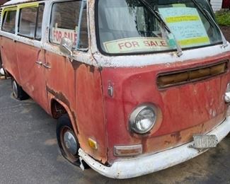 BE THE FIRST ON YOUR BLOCK TO OWN THIS AMAZING VOLKSWAGON VAN!! PRICE REDUCED TO $6500 OBO.