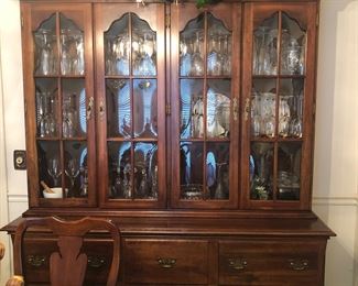 Hi boy, china cabinet