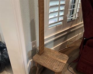 Primitive milking stool