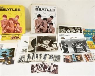 1007 THE BEATLES LOT OF COLLECTIBLES INCLUDES PARTIAL TRADING CARD SETS, DIG MAGAZINE *BEATLES FUN KIT* HAS DISCOLORATION, MAY NOT BE COMPLETE, PHOTO PRINTS, 2 BINDERS W/NEWSPAPER CLIPPINGS PLUS 2 WHITE ALBUM POSTERS, BOTH HAVE DAMAGE, AS FOUND