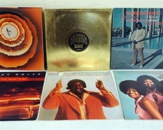 1040 LOT OF 6 MOTOWN/SOUL VINYL ALBUMS INCLUDES STEVIE WONDER SONGS IN THE KEY OF LIFE COLLECOTRS ABLUM DOUBLE LP W/45 RPM, BARRY WHITE LOVE UNLIMITED ORCHESTRA RHASPSODY IN WHITE & THE INFLUENCE OF LOVE UNLIMITED, BARRY WHITES GREATEST HIS, LET MUSIC PLAY & MAESTRO PLEASE