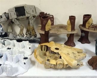 1080 STAR WARS LARGE LOT OF TOYS AND PARTS AS FOUND