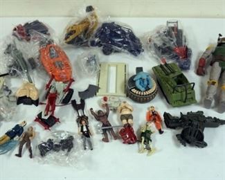 1084 LARGE LOT OF VINTAGE ACTION FIGURES, TOYS, PARTS AS FOUND INCLUDING GI JOE, TOHO 1974 GODZILLA 19 IN TOY *OH NO, THERE GOES TOKYO GO GO GODZILLA*