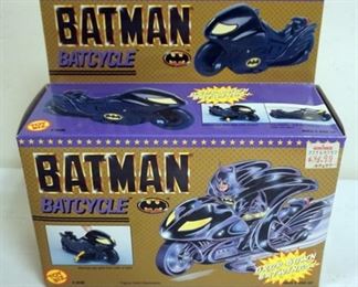 1151 BATMAN *BATCYCLE*, TOY BIZ 1990, SEALED