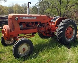 Alice Chalmers D17 Diesel Powered Tractor, Hours Showing 11172, Powers On, Hydraulic 3-Point Hitch