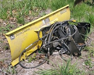 John Deere 54" Quick Hitch Hydraulic Snow Blade, Model M054FBX062621