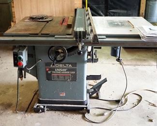 Delta 10" Tilting Arbor Saw, with Ryobi Router