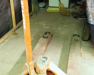 BT Lifter Pallet Jack Model # L 2000 U, Lift Capacity 4500Lbs