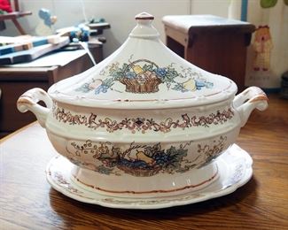 Lidded Soup Tureen With Matching Serving Platter