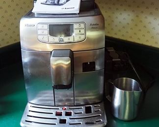 Saeco Intelia Deluxe, Coffee Brewer, Model # HD877I/93, Powers On