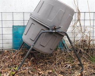 Suncast Composter