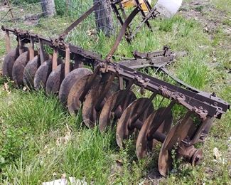 Antique Pin Hitch 7' Disc