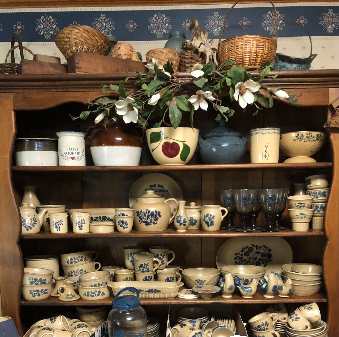 Pfaltzgraff Folk Art Dinnerware Collection 