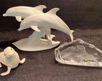 Kaiser Dolphins, Cybis Walrus, And Mats Jonasson Signed Glass Bears