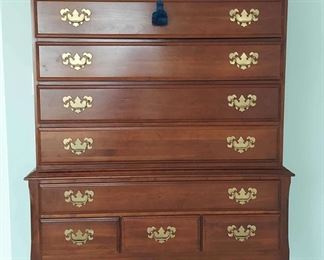 Queen Anne Chest On Chest