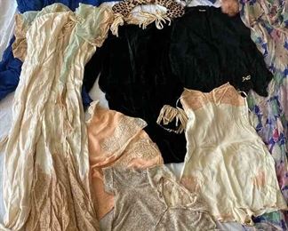 Vintage Womens Clothing