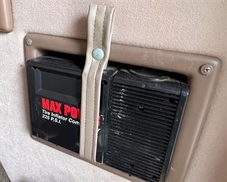 1998 Ford E-150 V8 EVO2 by Sherrod Conversion Van - tire inflator