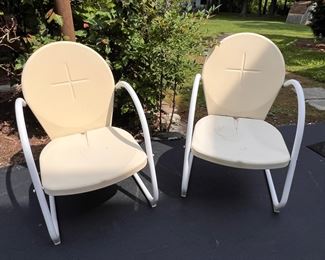 Vintage metal chairs (2 of 4)