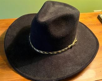Piyalle felt cowboy hat