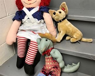 Vintage Raggedy Ann and Other Stuffed Toys 