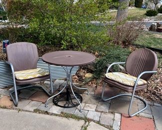 metal patio table and chairs