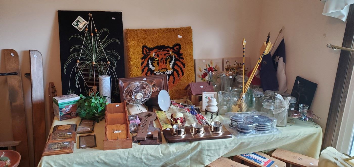 Estate Sale with Crafts and More in Olathe, KS starts on 5/5/2023