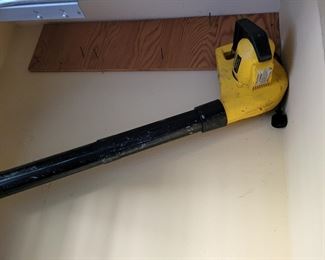 Leaf Blower 