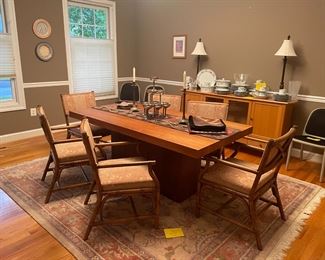 FORM AND FUNCTION DININD TABLE WITH 6 BROWN JORDAN CHAIRS