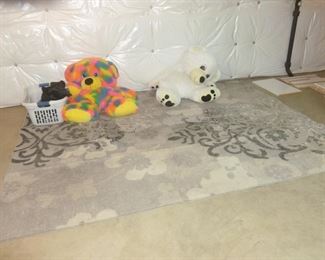 Gray area rug (needs cleaning)