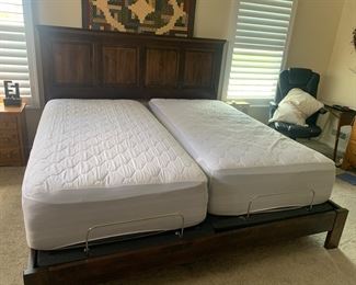 Serta Adjustable Bed w/remote barely used ,bought recently 