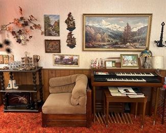 Robert Wood Print on Wood                                                             Organ                                                                                                                       Corner Chair