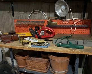 Clay Pots                                                                                                      Work Bench               