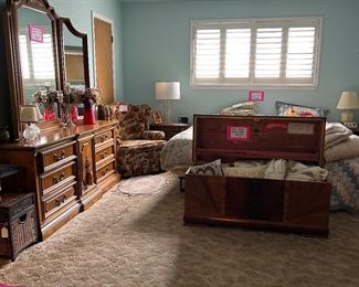 Lane Cedar Chest w/key