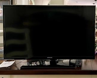 Samsung tv 32" with remote