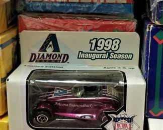 1998 matchbox Arizona Diamonds cars and baseball cards