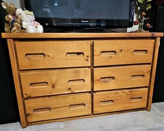 6 drawer all wood dresser