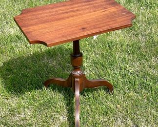 $100 - vintage petite tilt-top table - 20x14x23