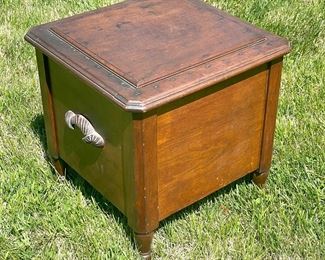 $200 - Antique Victorian Chamber Commode - 16x16