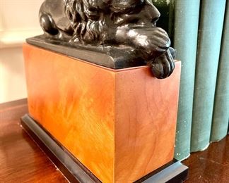 Detailed view of lion bookend