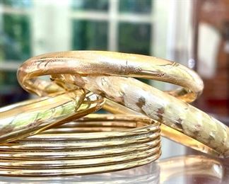 Gold bangles all for you (...or your mom!). Purity ranging from 14 to 18K. Come check our fine jewelry collection in person this weekend!