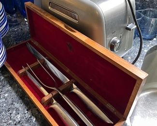 Carving set and toaster