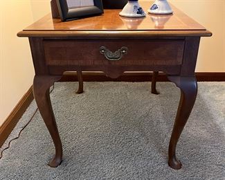 Henredon side table with drawer