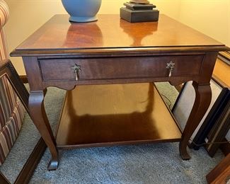 Henredon side table with drawer
