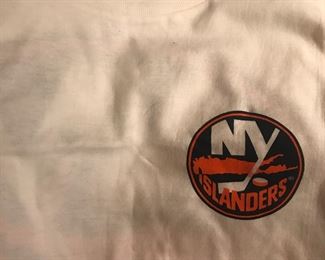 NY Islanders signed t-shirt