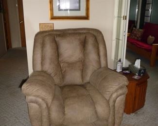 LARGE recliner 
