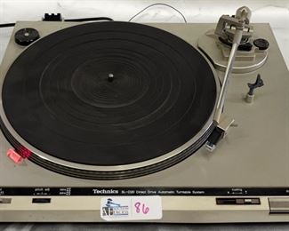 TECHNICS SL-D20 TURNTABLE WITH ADC SER-1 CARTRIDGE